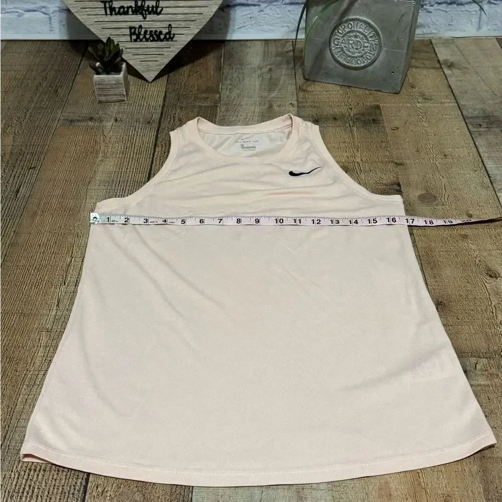 Nike Women's Dri-fit Training Tank Top peach/pink Size Small